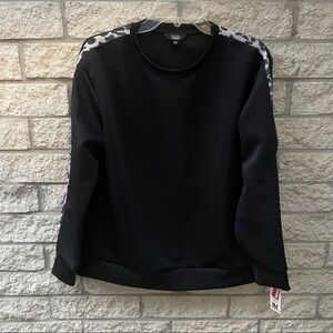 Nicole Miller Sport Sweater   B11